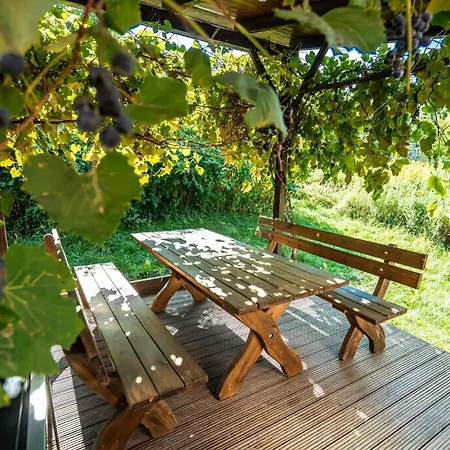 בית נופש Weinfass Fuer 4 In