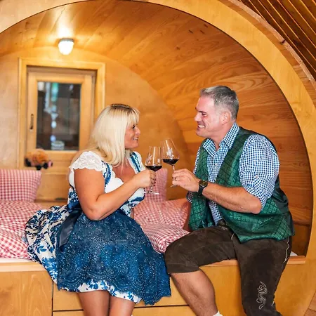 בית נופש Weinfass Fuer 4 In *