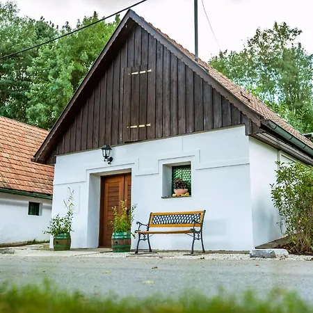 Weinfass Fuer 4 In בית נופש