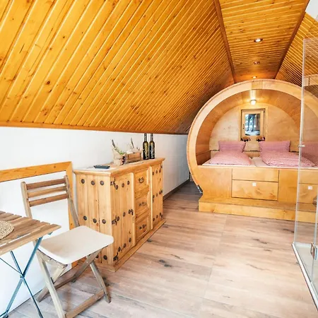 Weinfass Fuer 4 In *